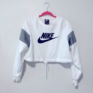 nike crop pullover